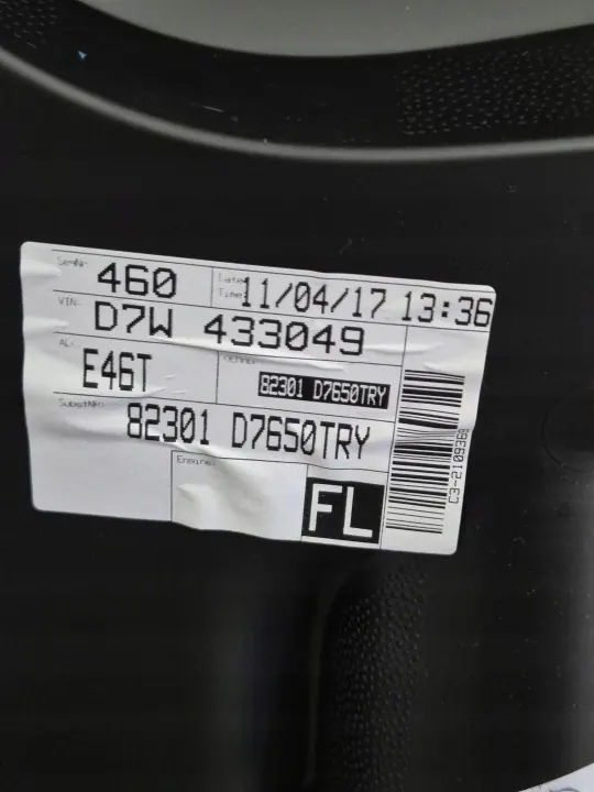 Hyundai Tucson 15-20 Tapicería Puerta Delantera Izquierda OEM 82301D7650 image 3