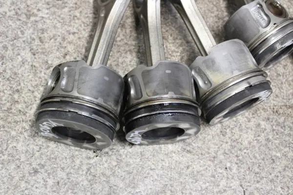 Pistón Land Rover OEM 306DT 9X2Q-CB 08490 H268X image 3