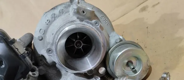 Turbo usado OEM A6540901401 Mercedes Clase V image 7