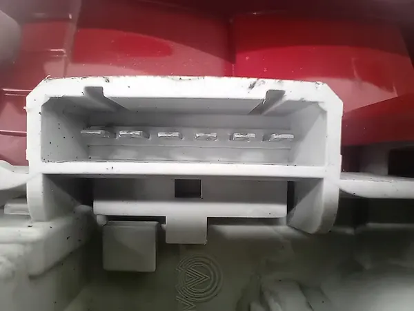 SKODA OCTAVIA II 04-07 HB Vänster Baklykta image 6