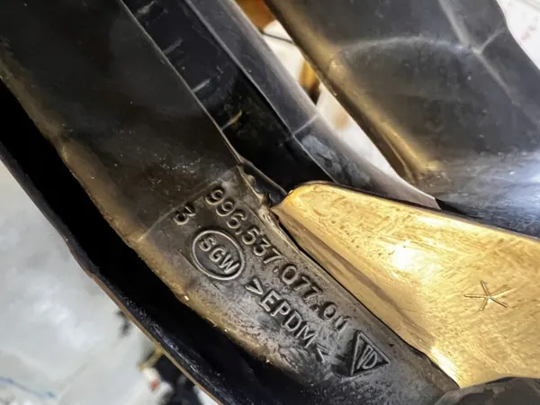 OEM 99653707701 etuikkunan tiiviste Porsche 911 996 image 8