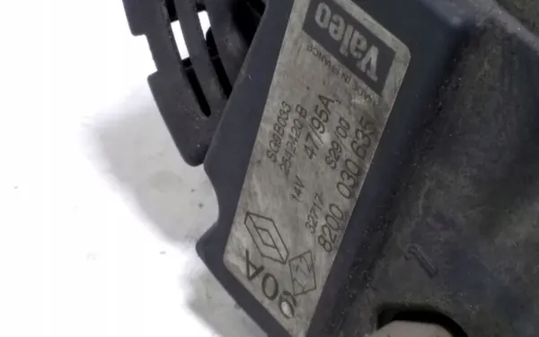 RENAULT MEGANE I LIFT 1.8 16V ALTERNATOR 8200030635 image 2