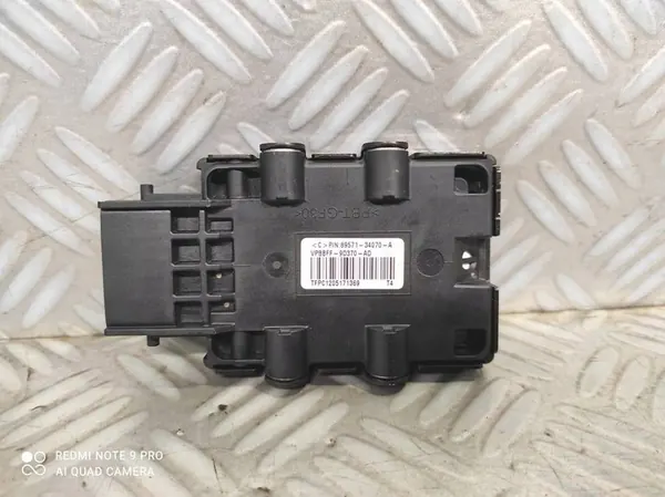 Module de Pompe à Carburant Toyota Yaris III 89571-34070-A image 3