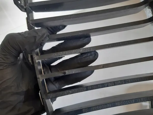 BMW 1 E81 E82 E87 E88 Left Right Grille 51137077129 51137077130 image 6