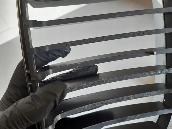 BMW 1 E81 E82 E87 E88 Left Right Grille 51137077129 51137077130 image 7