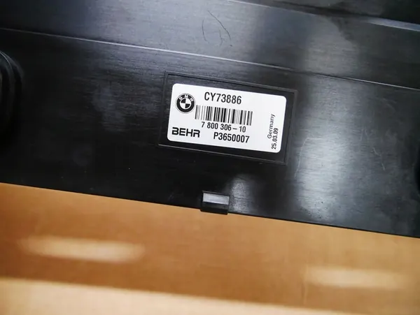 BMW Kylarrörsfäste 17117804618 image 5