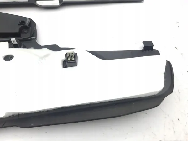 Ford Kuga III 2022 keskikäytävän osat OEM LV4BS044E07 image 6