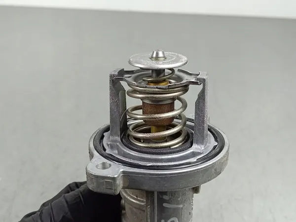 2015 Lexus GS 250 350 300H 450H Termostaattikotelo FOB55255 image 2