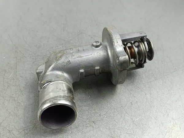 2015 Lexus GS 250 350 300H 450H Termostaattikotelo FOB55255 image 3