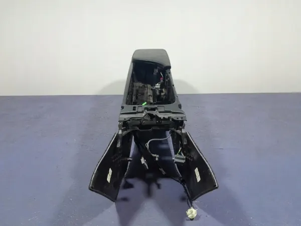 Accoudoir tunnel central Volvo XC90 II OEM 31389613 image 2