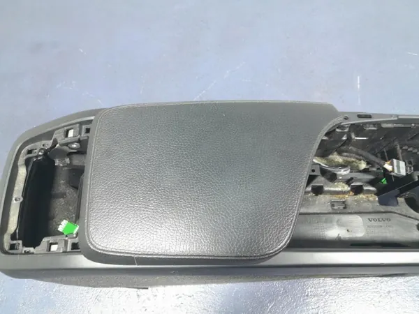 Accoudoir tunnel central Volvo XC90 II OEM 31389613 image 7