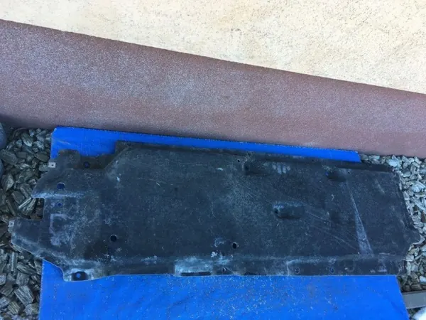Escudo Subchassis Audi Q7 4M Esquerdo OEM 4M0825205L image 5