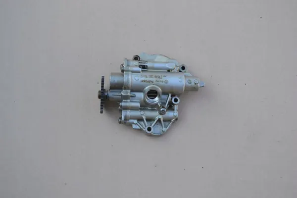 Pompe à huile OEM 04E115109E pour moteurs 1.4 TSI image 4