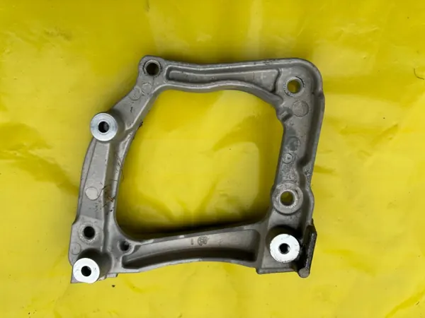 OEM 9826641380 Klimakompressor-Halterung Peugeot 208 II image 4