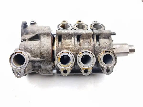 Pompe à huile Maserati Quattroporte 2004 OEM AMD213917 image 7