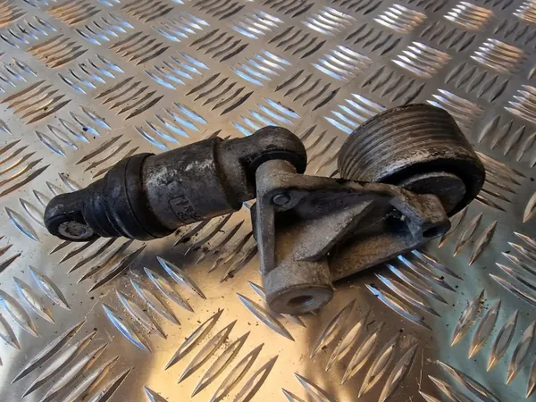 Audi Generatorremsspännare OEM 07D145277C image 3