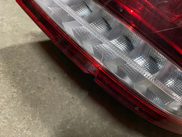 Mercedes 212 Rechter Achterlicht Origineel image 4