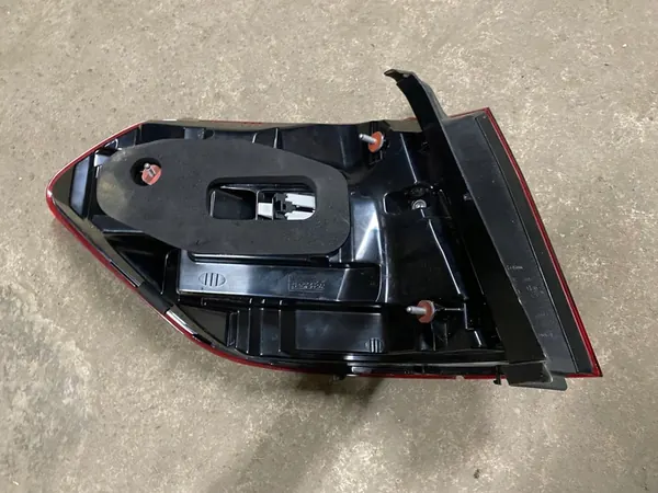 Mercedes 212 Rechter Achterlicht Origineel image 6