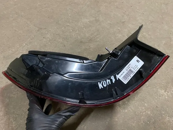 Mercedes 212 Rechter Achterlicht Origineel image 7