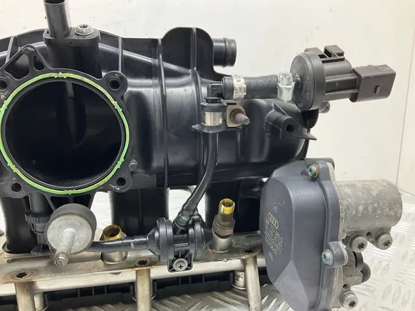 Audi A4 S4 B8 8K 2014 Ansaugkrümmer image 7