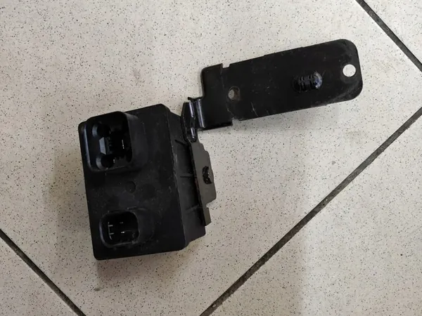 Support de module relais Jeep Wrangler JL 2.0L OEM 68297600AA image 1