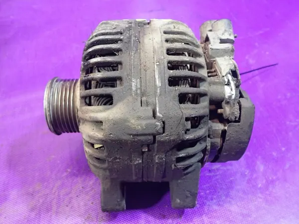 PEUGEOT 206 02-09 2.0 HDI Alternator 150A image 3
