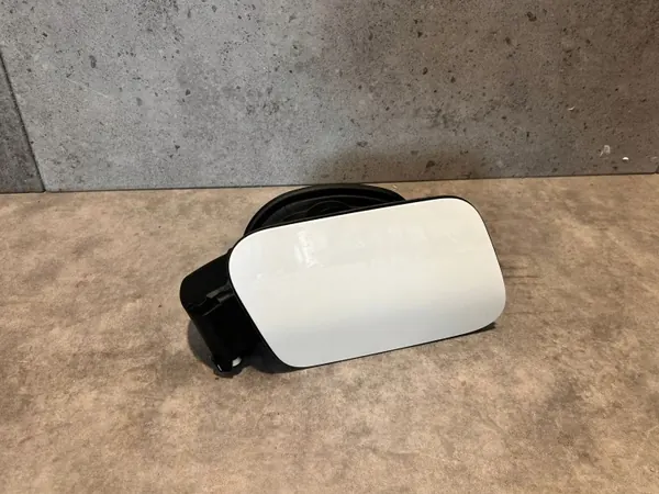BMW X6 G06 LCI polttoainelippa OEM KLAPKA WLEWU PALIWA image 2