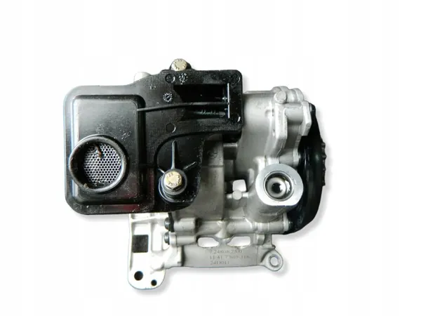 Pompe à huile BMW d'occasion OEM 7805316 pour X5 E70 3.0 D image 2