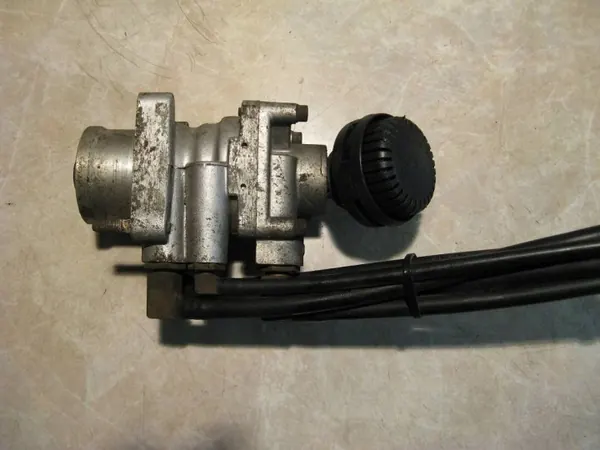 MAN F2000 pääjarruventtiili OEM F320060001 image 2