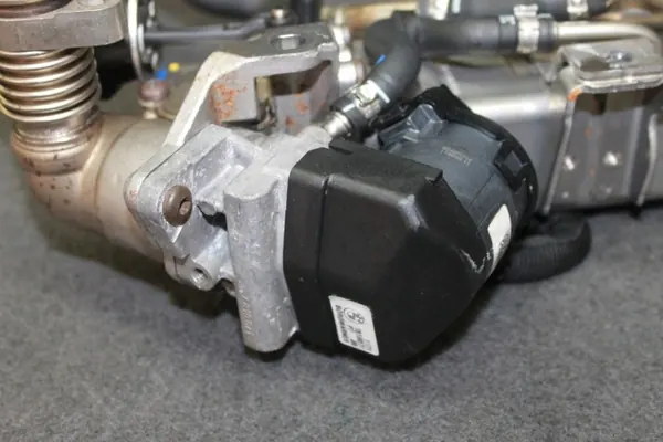 Refroidisseur EGR OEM 7822346 pour BMW N57 Diesel image 4