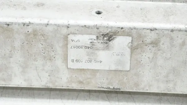 Etupuskuri Audi A8 D4 4H0807109B image 6