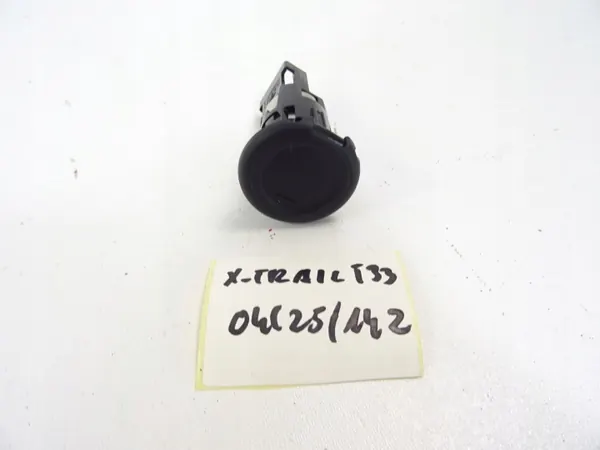 Tomada isqueiro 12V Nissan X-Trail T33 OEM image 2