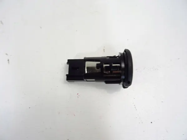 Tomada isqueiro 12V Nissan X-Trail T33 OEM image 5