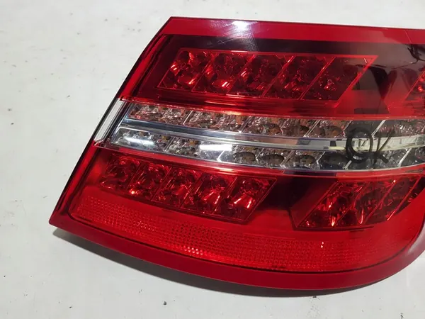MERCEDES E COUPE CABRIO W207 C207 RECHTE ACHTER LED LAMP 2079060258 image 2