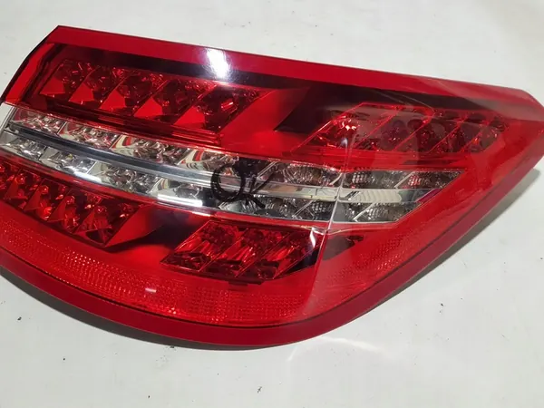 MERCEDES E COUPE CABRIO W207 C207 RECHTE ACHTER LED LAMP 2079060258 image 3