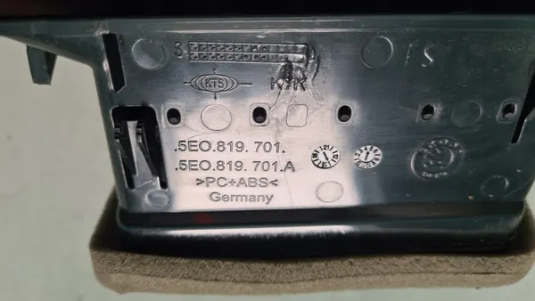 Juego de Rejilla OEM 5E0820951A para Skoda Octavia III image 8