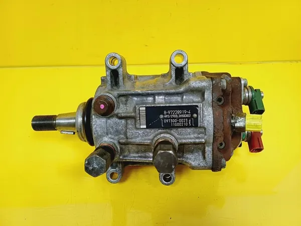 Brandstofpomp Opel Signum 3.0 CDTI 8-97228919-4 image 2