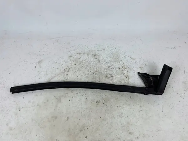 Junta ventana puerta trasera Audi A5 8T OEM 8F0839480E image 2