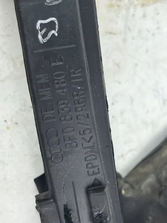 Junta ventana puerta trasera Audi A5 8T OEM 8F0839480E image 10