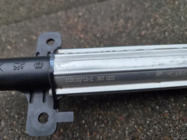 Buse de lave-glace droit OEM 119119713-2 Renault Megane III image 8
