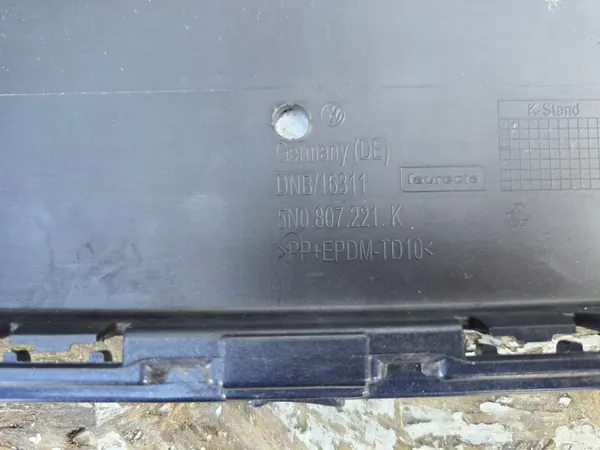 VW Tiguan etupuskuri OEM 5N0807221K - Käytetty image 7