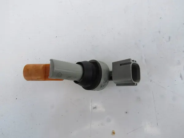 VOLVO S60 II V60 I 2.0D 163KM Vloeistofniveausensor OEM image 5