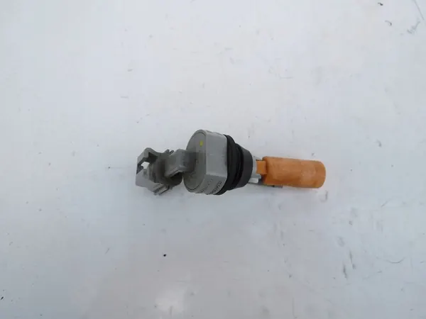 VOLVO S60 II V60 I 2.0D 163KM Vloeistofniveausensor OEM image 6