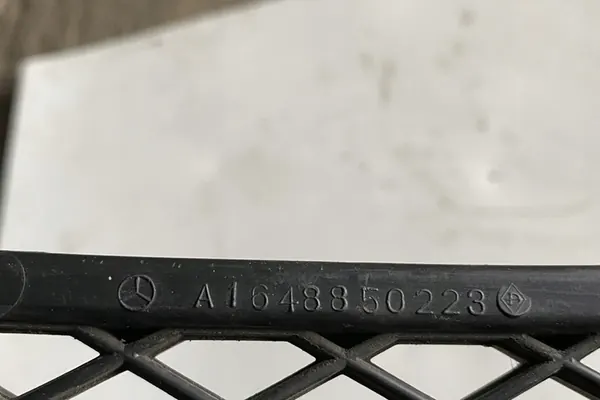 Rejilla de parachoques central MERCEDES-BENZ M (W164) A1648850223 image 3
