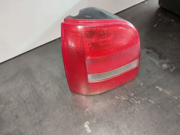 Luz trasera izquierda AUDI A4 AVANT 8D9945095D image 5