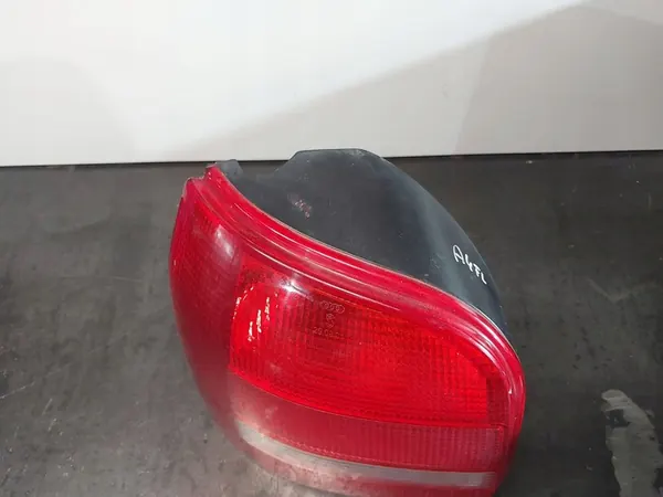 Luz trasera izquierda AUDI A4 AVANT 8D9945095D image 7