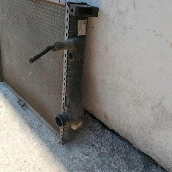 BMW E39 520 523 528 Motor Kylare M52 1740701 image 3