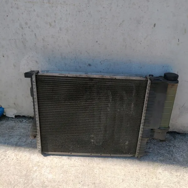 BMW E39 520 523 528 Motor Kylare M52 1740701 image 4