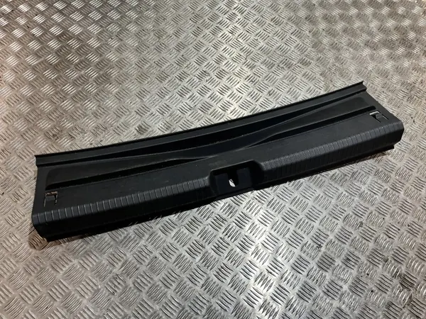 Capa cinto traseiro OEM 5H6863459B para VW Golf VIII image 2