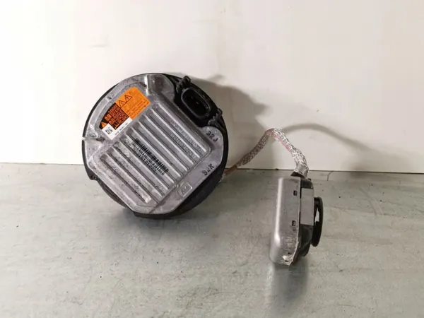 Balasto Xenon Subaru OEM 601500043971 - Usado image 2